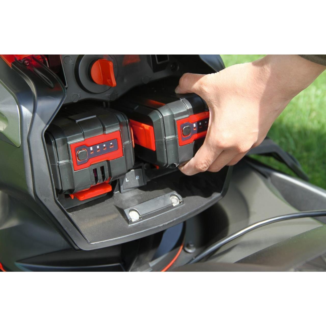 Akku-Rasenmäher MLS-B 47 80V R5 mit 2 Akkus und Ladegerät